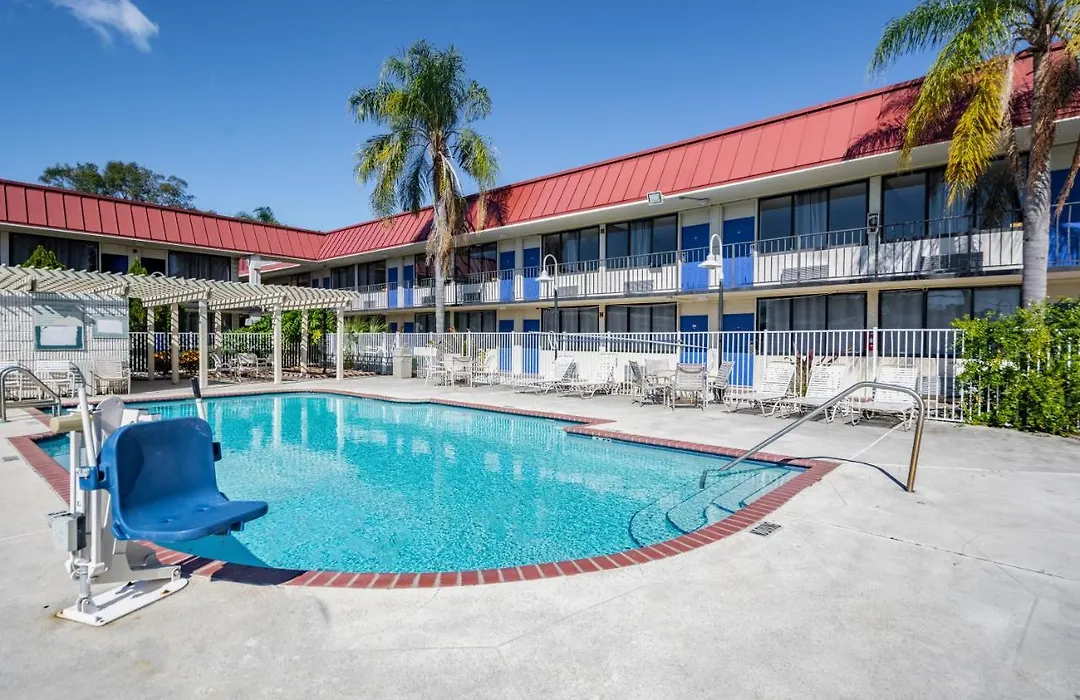 Econo Lodge Palm Harbor - Clearwater-1