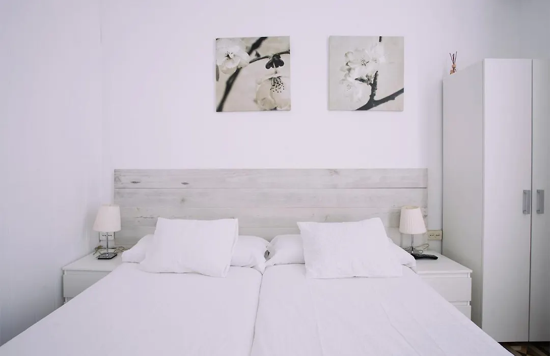 Hostal Eixample-1