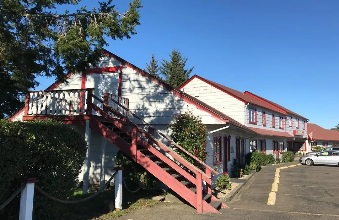 Lighthouse Inn-1