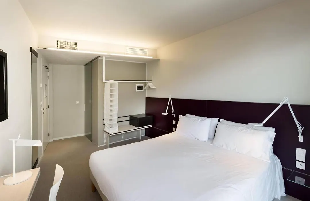 Hotel Palm Garavan-1