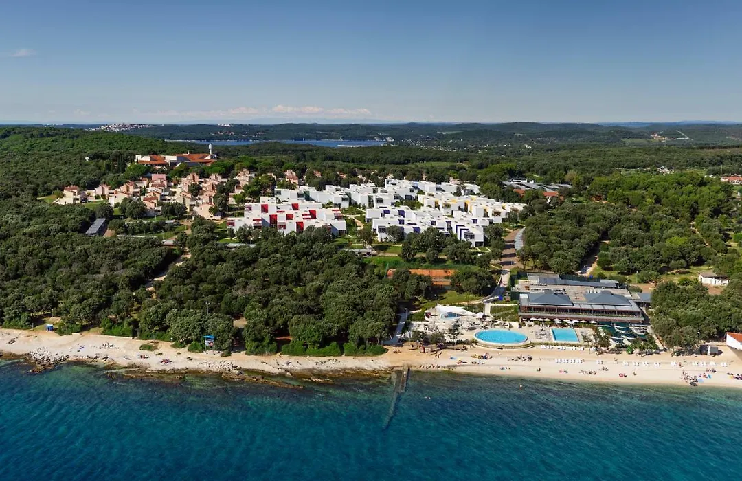Maistra Select Amarin Resort-1