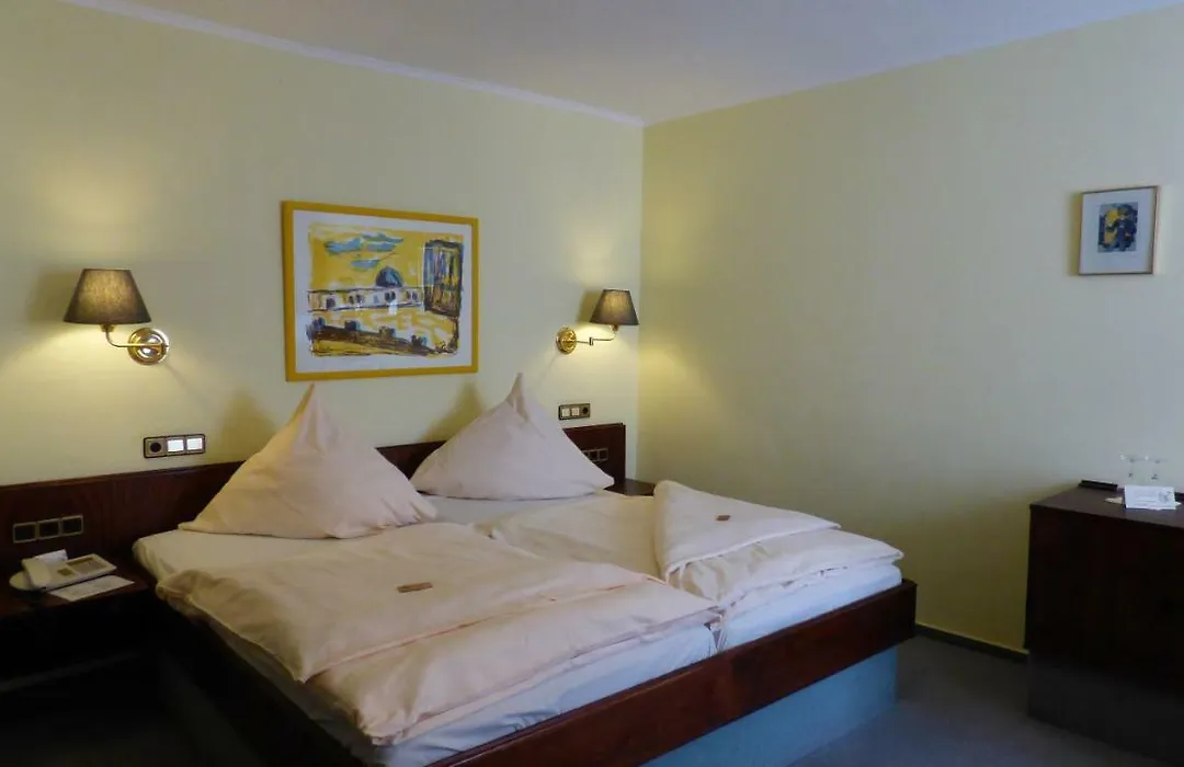 Central Hotel-1