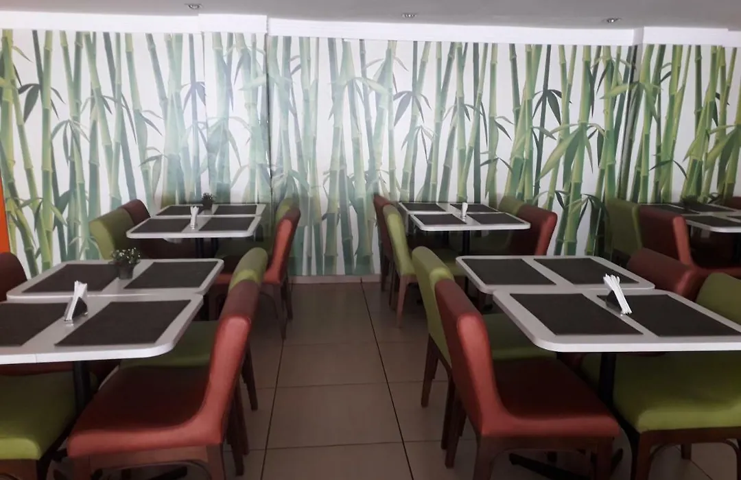 Green Hotel-1