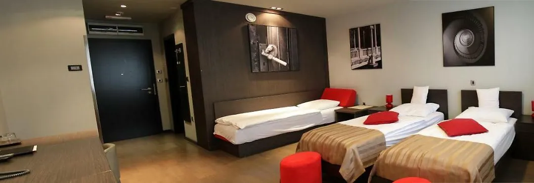 Gloria Hotel-1