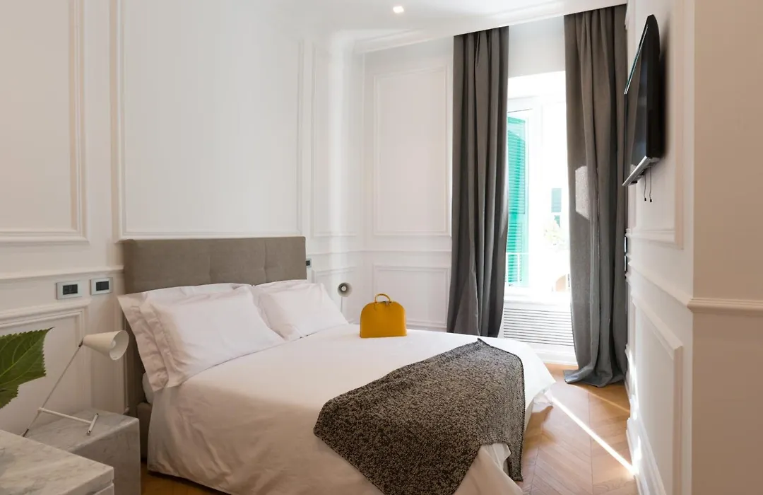 Via Chiodo Luxury Rooms-1