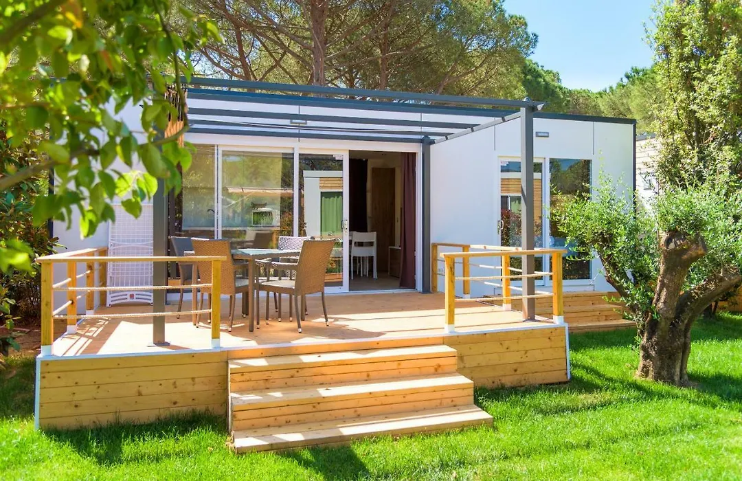 Camping Lacona Pineta-1