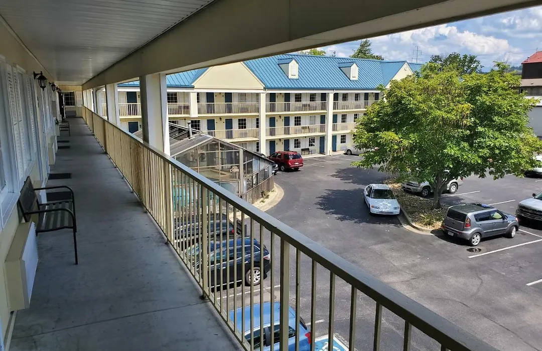 Colonial House Motel-1