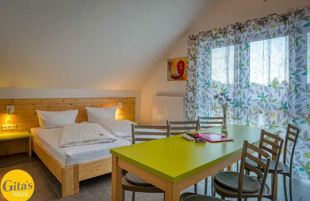 Gita'S Haus-1