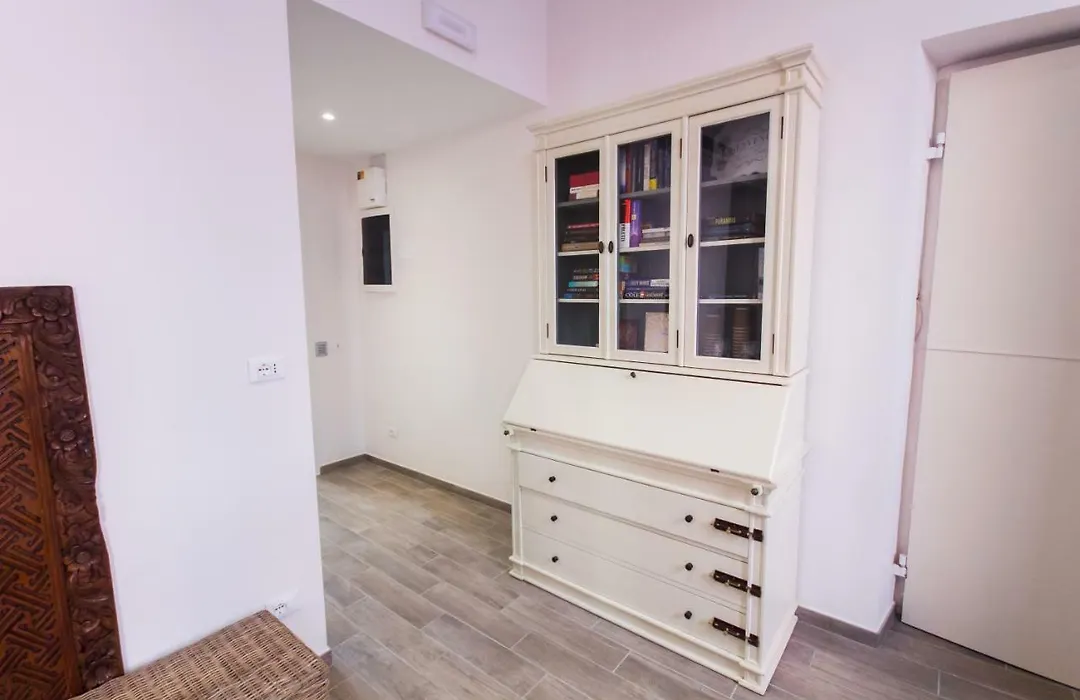 Emily Rooms-1