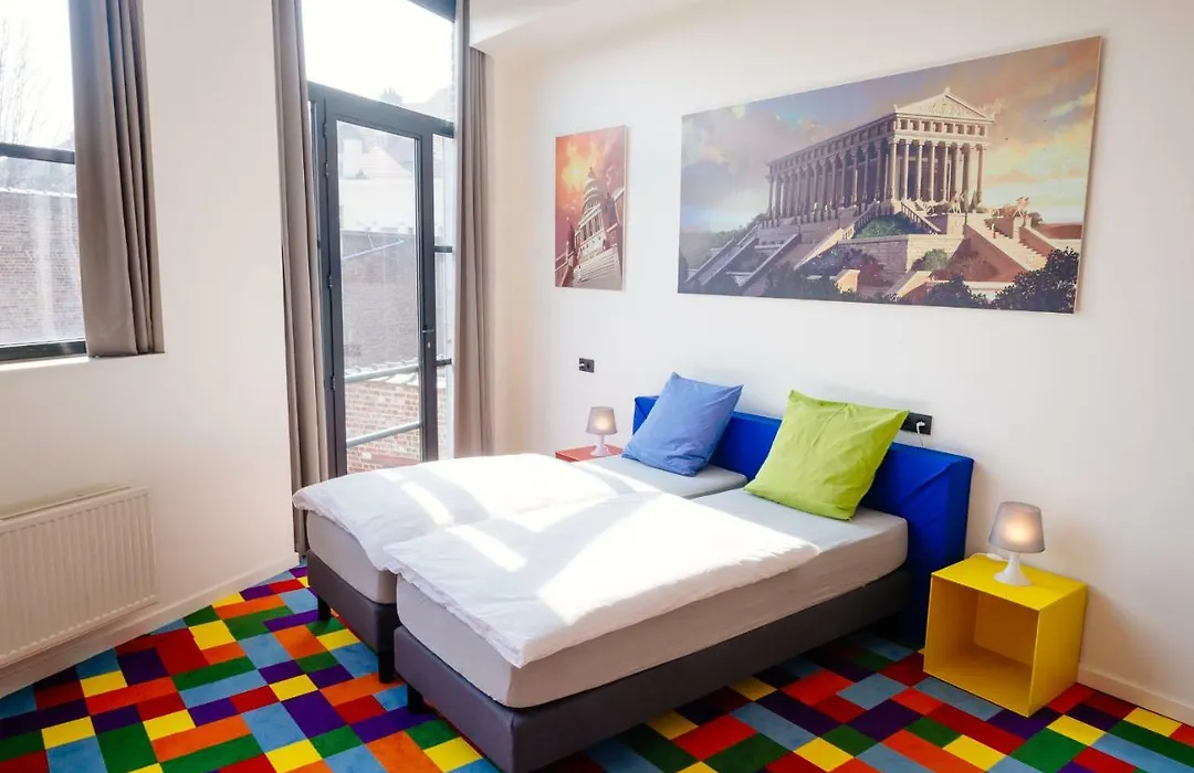 Funkey Hotel-1