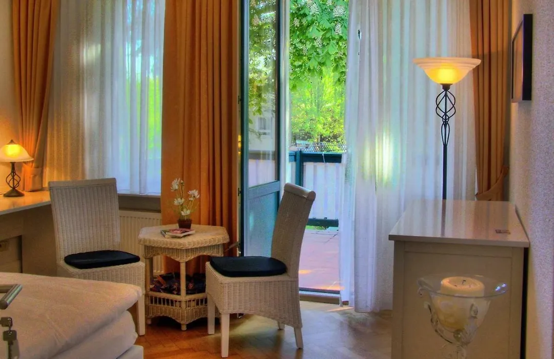 Cafe'Seestrasse-1