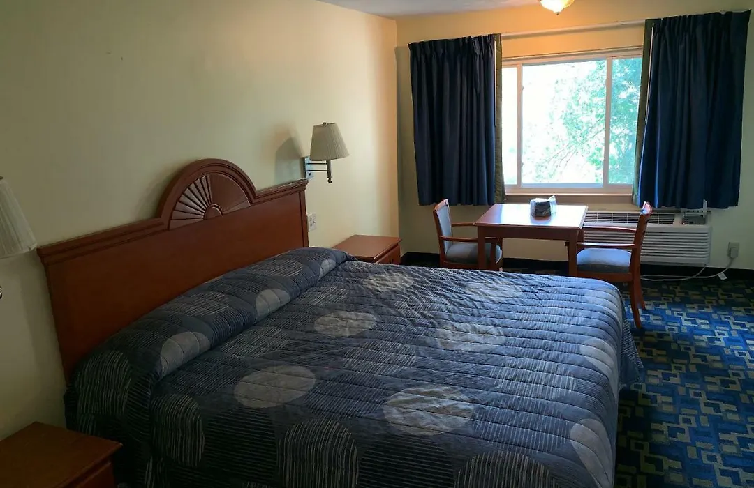 Rumford Motor Inn-1