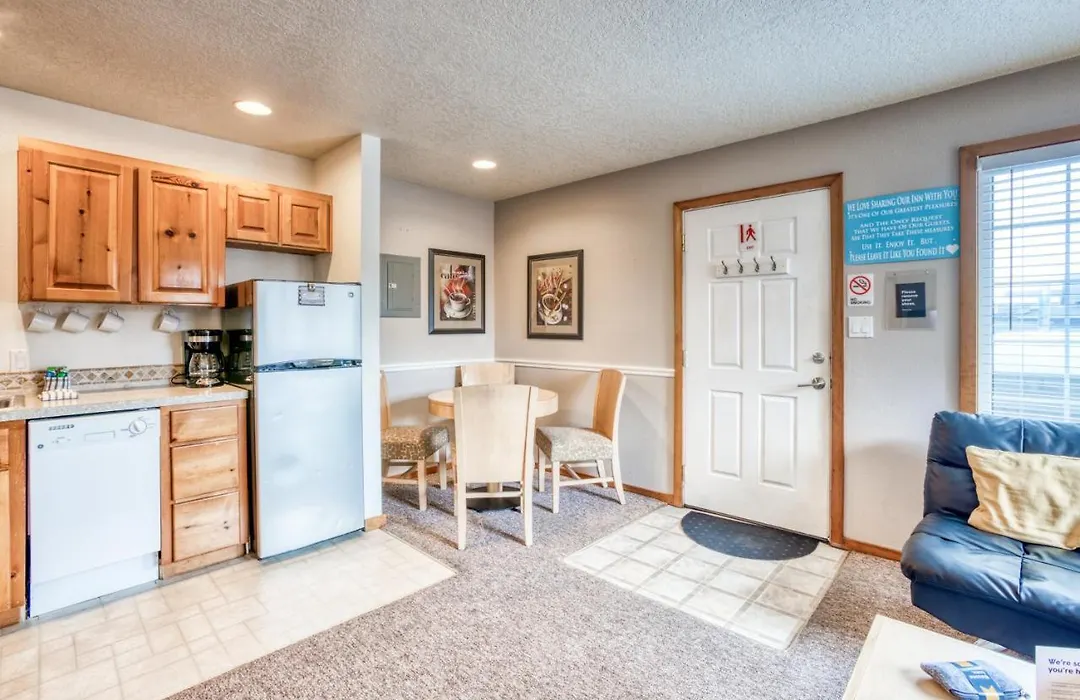 Beaches Inn | Puffins Place Cabana-1