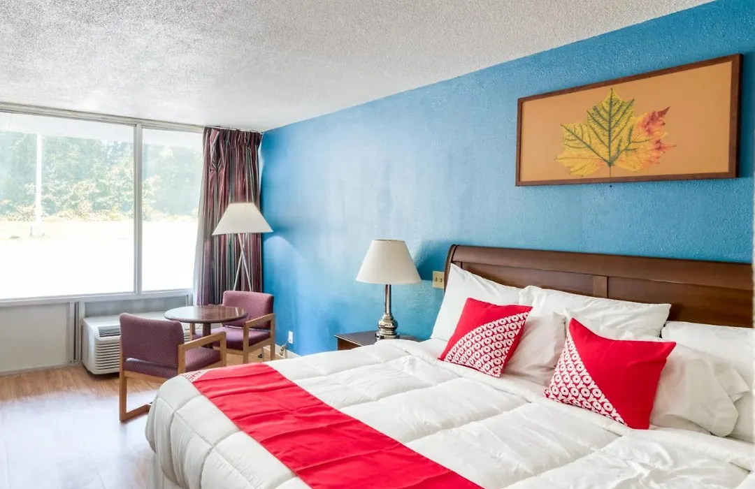 Oyo Hotel Battleboro-1
