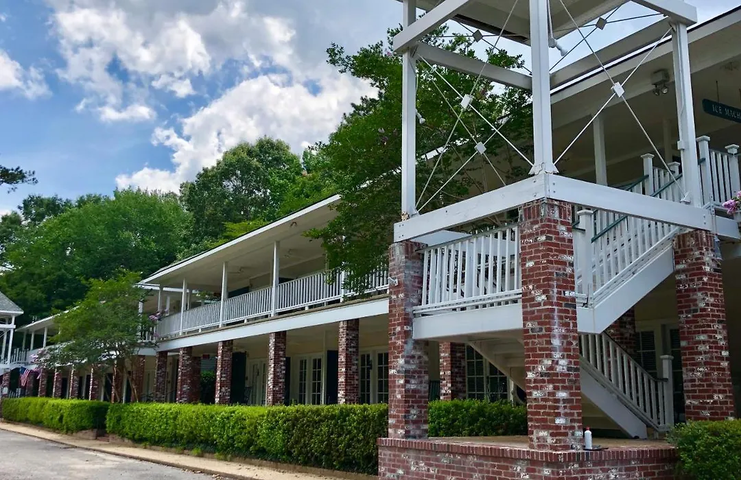 The Lodge At The Bluffs-1