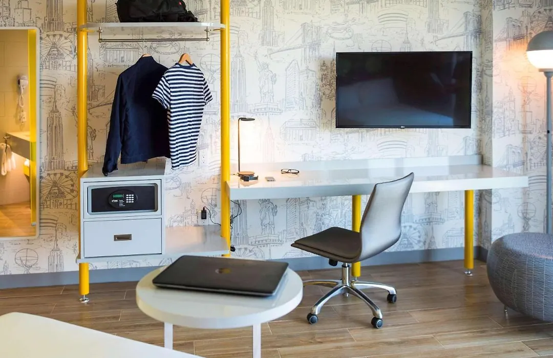 Ibis Styles New York Laguardia Airport-1