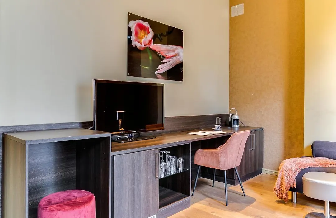 Brasss Hotel Suites-1