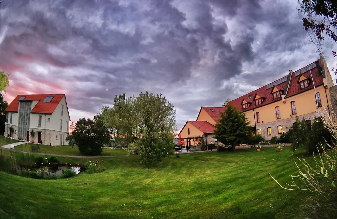 Hotel und Restaurant Rittergut Kreipitzsch-1