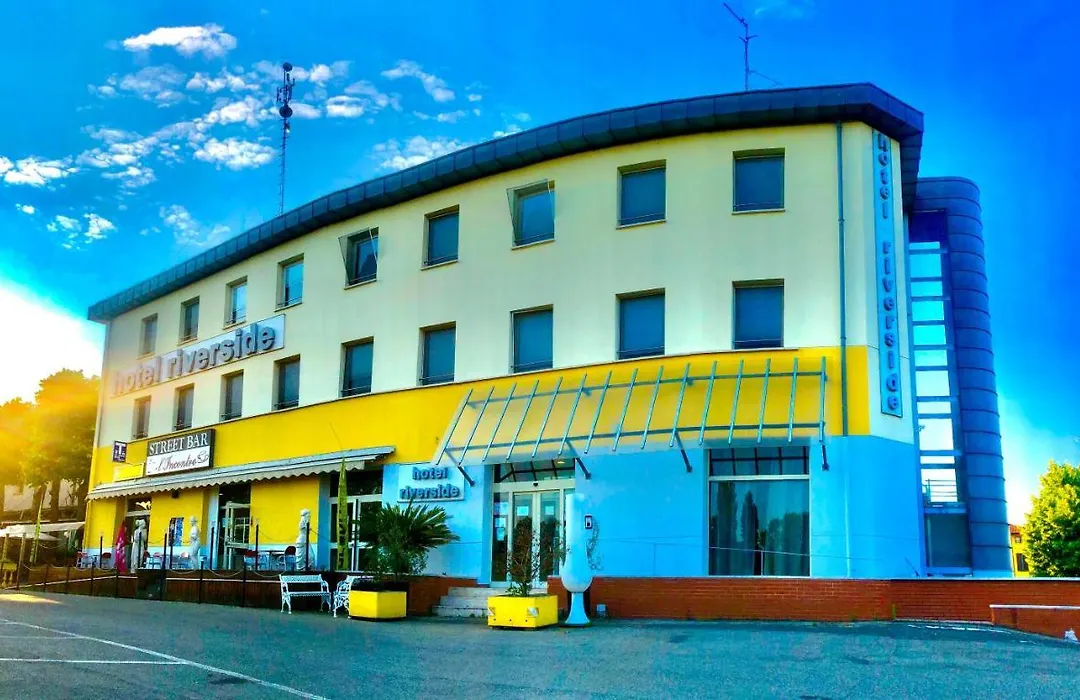 Hotel Riverside-1