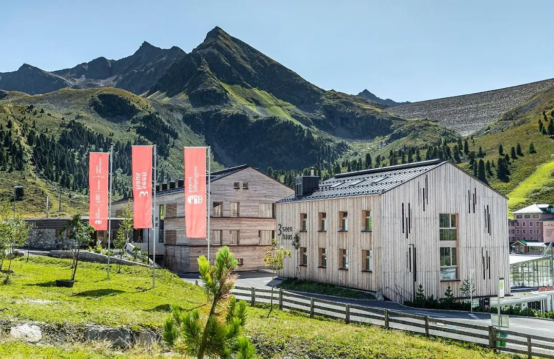 Hotel Jagdschloss Resort-1