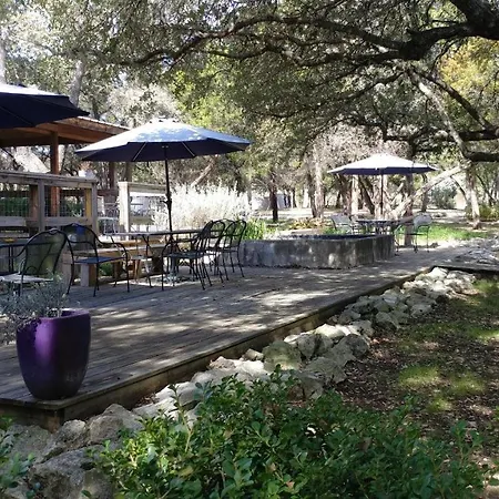 Wimberley Inn & Bar-2