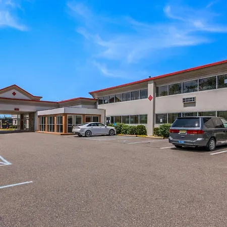 Red Carpet Inn & Suites-3