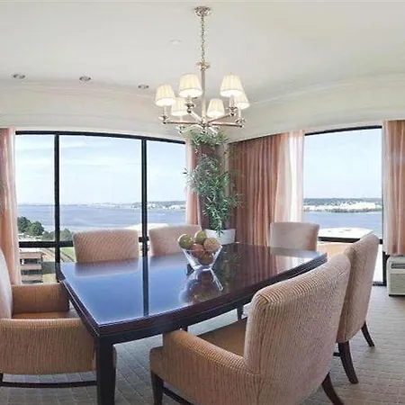 Crowne Plaza Hotel Old Town Alexandria-2
