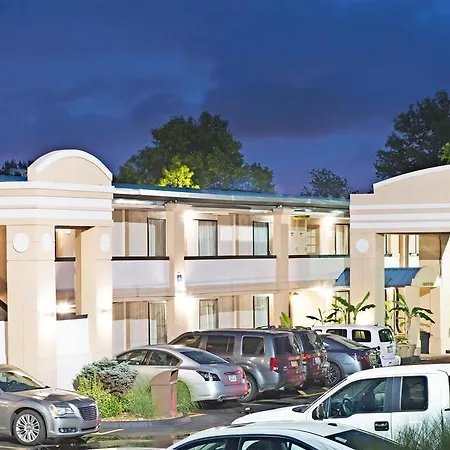 Days Inn By Wyndham St. Louis Lindbergh Boulevard-2