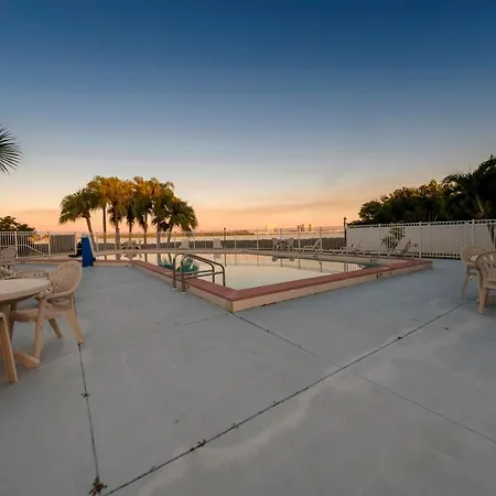 Red Roof Inn Ft. Myers-3
