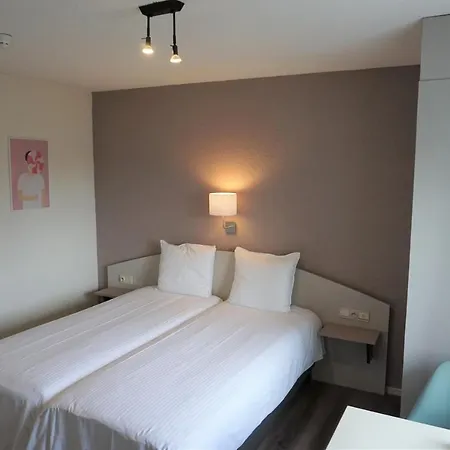 Hotel Bon Accueil-3