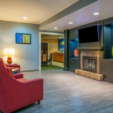 Quality Inn & Suites-3