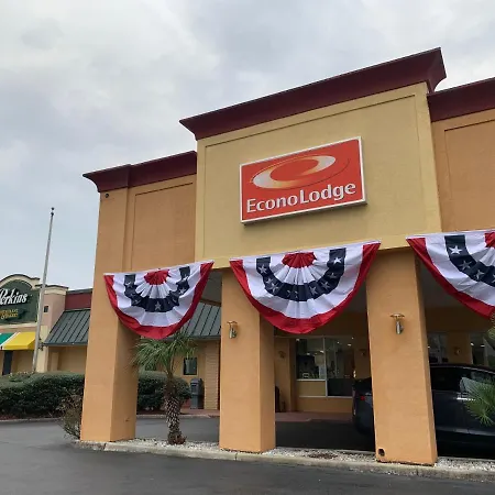Econo Lodge Choice Hotels I-95 Savannah Gateway-3