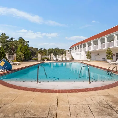 Gulf Hills Hotel & Retreat On The Water-2
