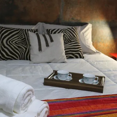 Excelente quarto com cama de casal king em casa perto do aeroporto de Curitiba-2