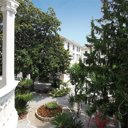 Genovese Villa Elena Residence-2
