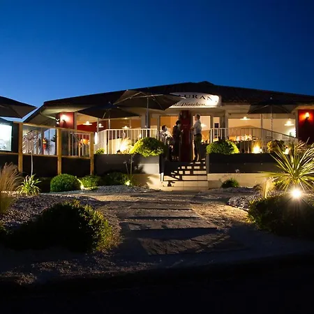 Logis Hôtellerie Les Brisants , Restaurant J M Perochon-2