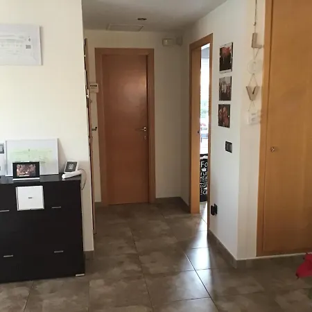 Double Room With Shared Bathroom And Shared Communal Areas R4-3