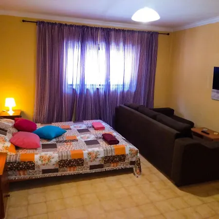 Friends In Braga - Charming Bedrooms In The Historic Center-2