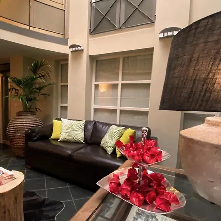 Hotel Cote Cour-2
