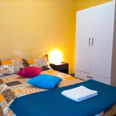 Friends In Braga - Charming Bedrooms In The Historic Center-3