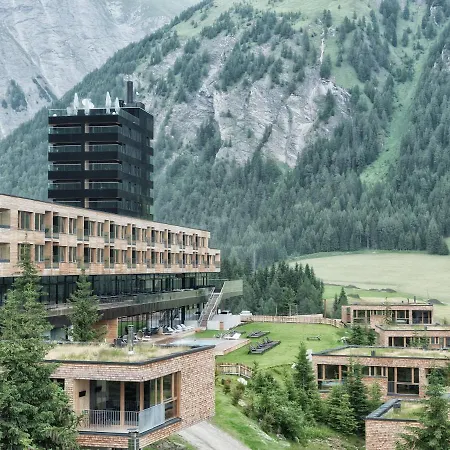 Gradonna Mountain Resort Chalets & Hotel-2