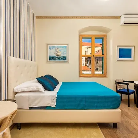 Captain's Guest House-2