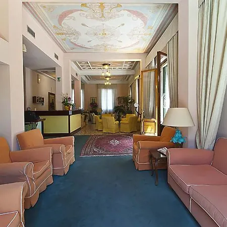 Hotel Maestoso-3