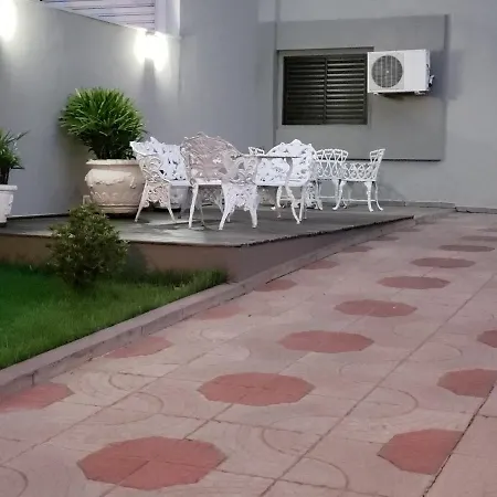 Paradise Hotel-2