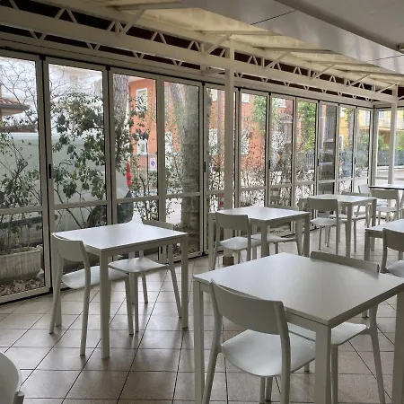Hotel Modenese-3