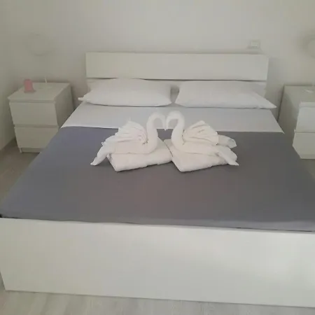 White Club Residence-2