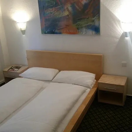 Hotelgarni Frankfurt-3