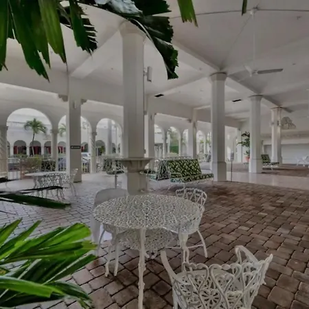 Palm Beach Paradise Walk To Beach Pool Wifi 86" Tv Wifi-2