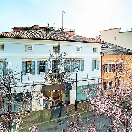 Hotel Aaron-3