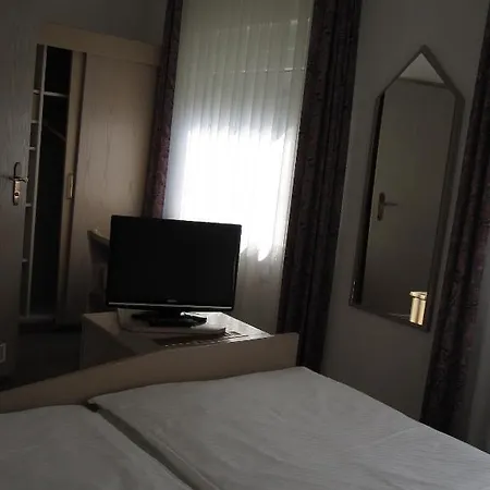 Hotel Maifelder Hof-2